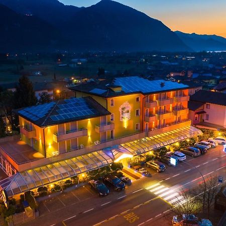 Hotel Castel Lodron Storo Екстериор снимка