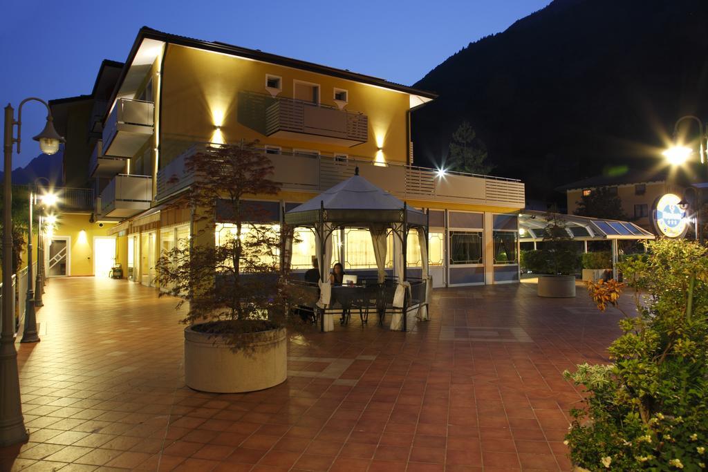 Hotel Castel Lodron Storo Екстериор снимка