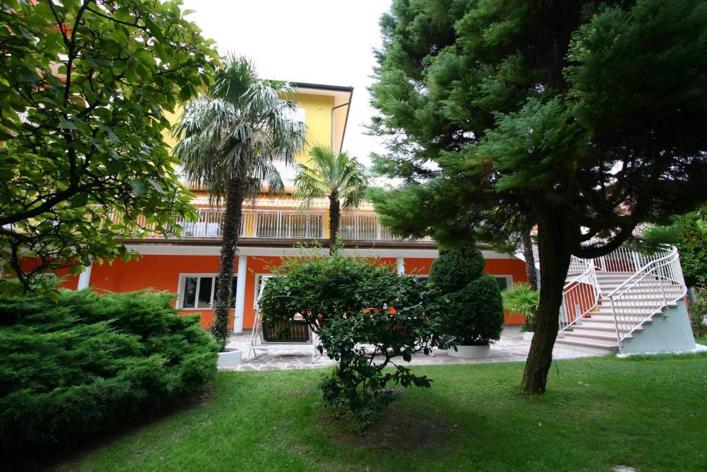 Hotel Castel Lodron Storo Екстериор снимка