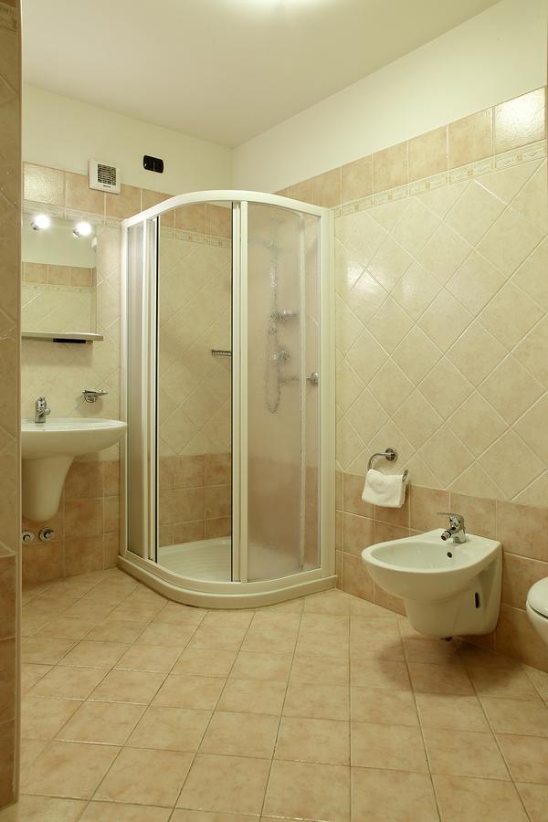 Hotel Castel Lodron Storo Екстериор снимка