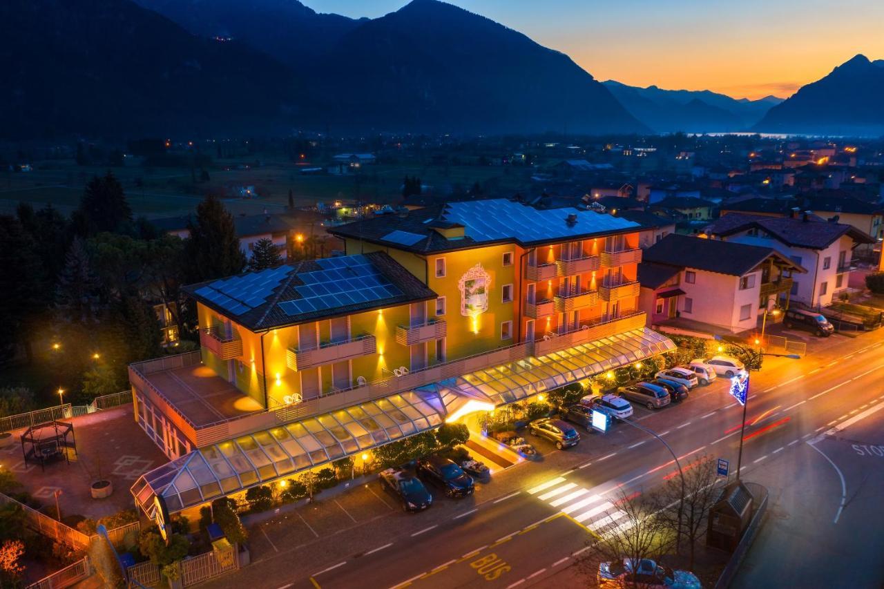 Hotel Castel Lodron Storo Екстериор снимка